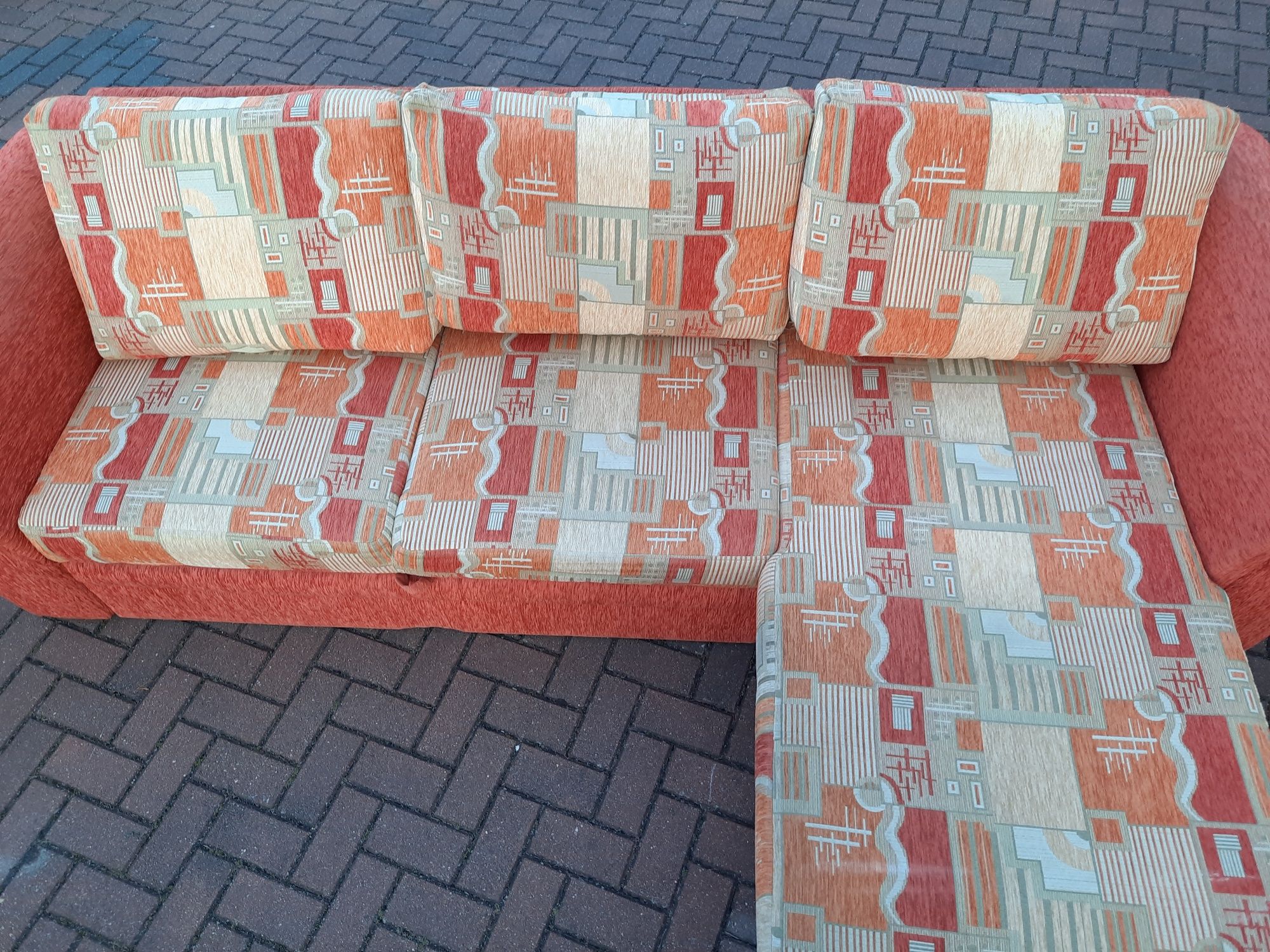 Duży narożnik z funkcją spania