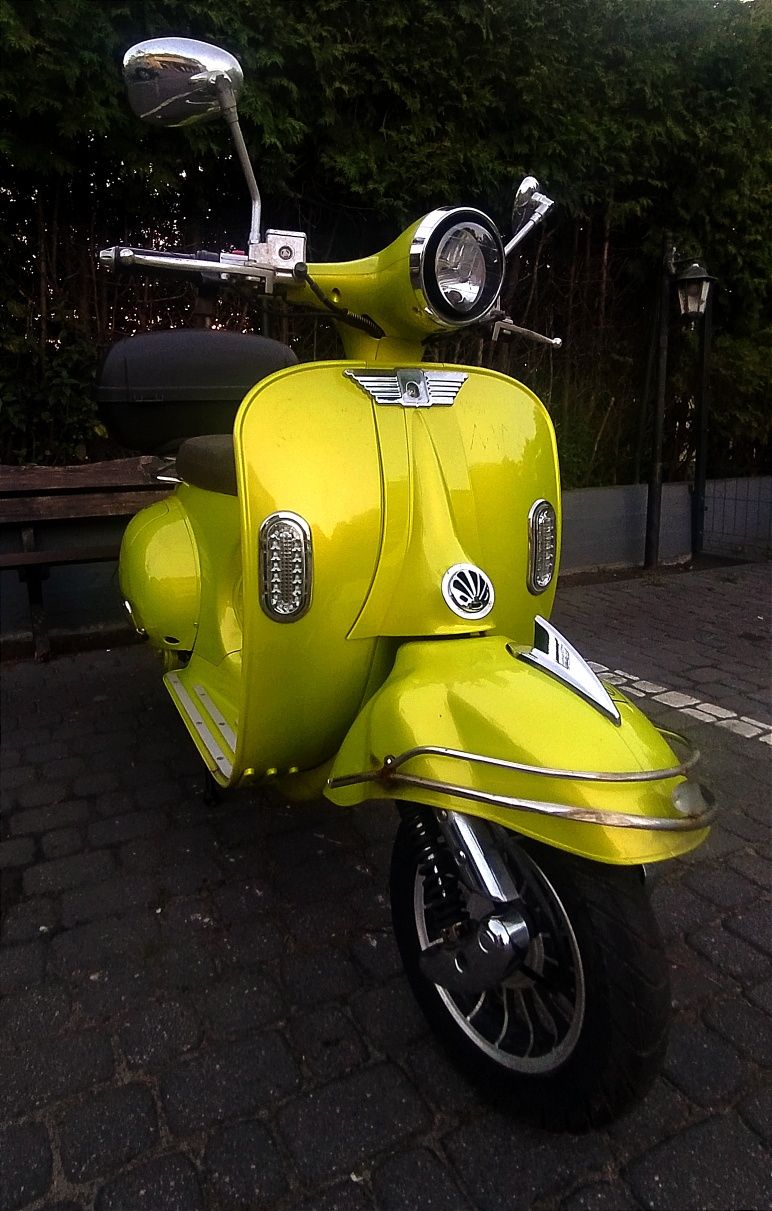 Skutery Elektryczne Sakura 2000 (Jak Vespa) Kanarek niskie przebiegi
