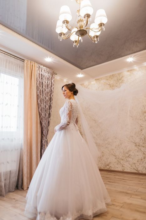 Вишукана весільна сукня