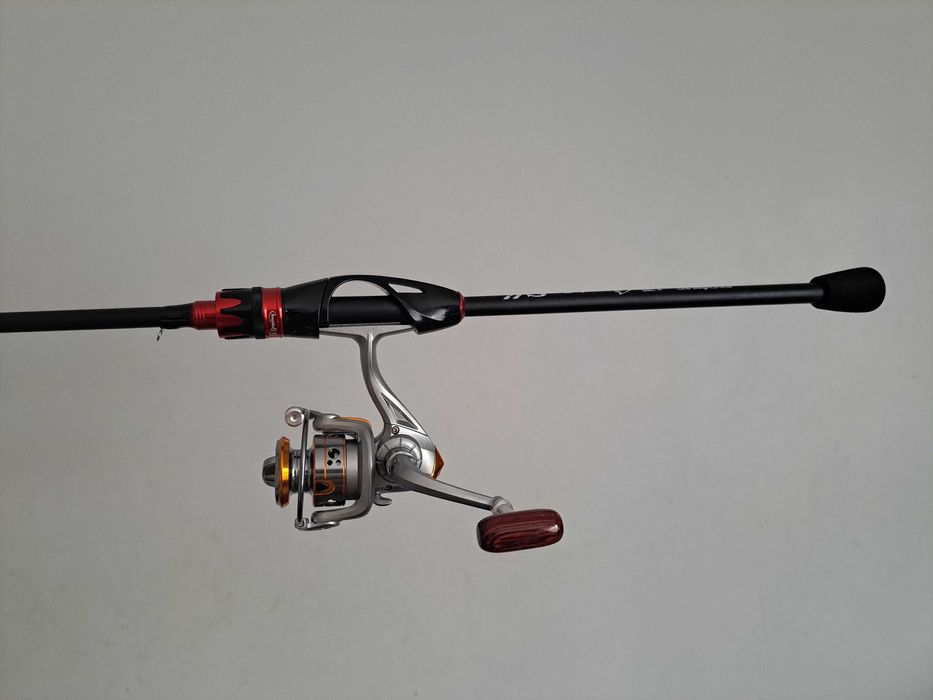 Wędka okoniowa z kołowrotkiem ultralight cw 0.5-5g 2.1m