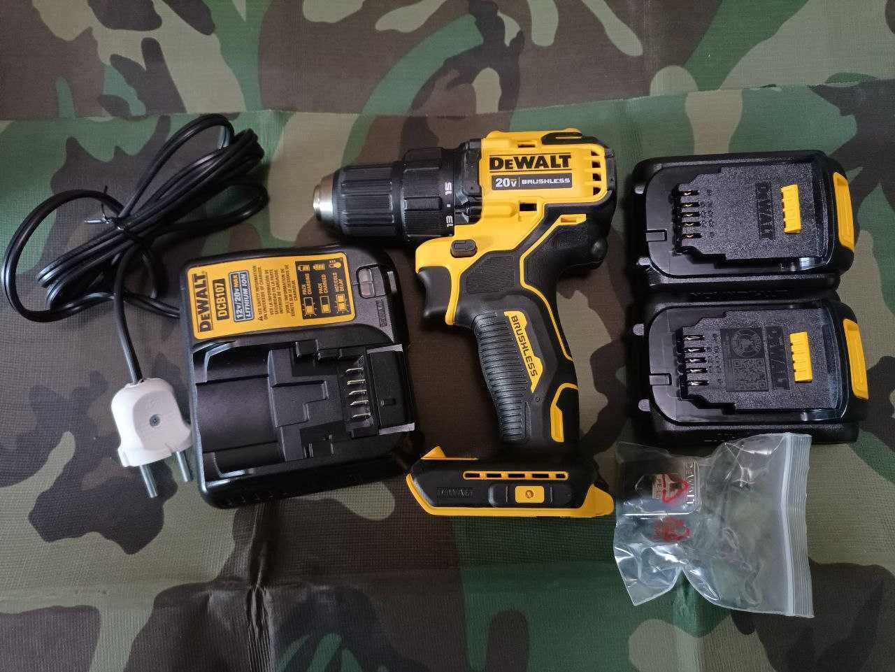 Шуруповёрт DeWalt DCD708C2