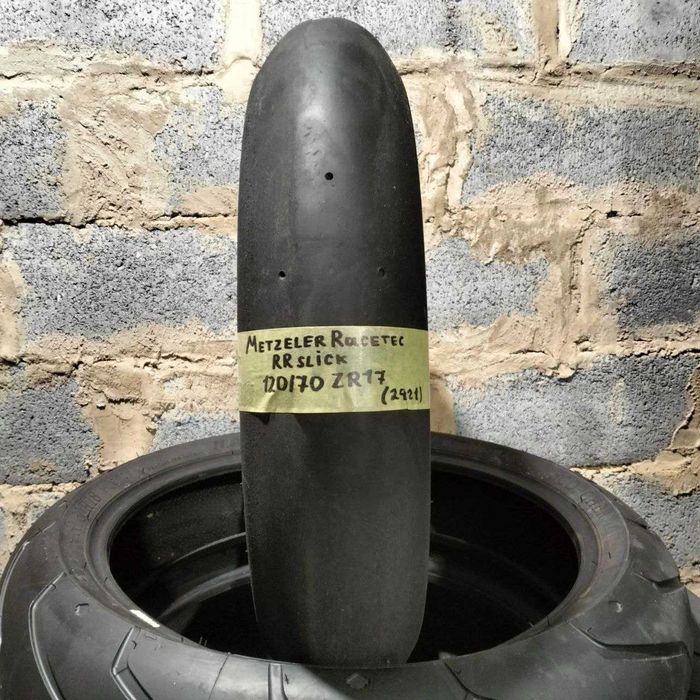 Metzeler Racetec RR Slick 120/70 ZR17. (2421)