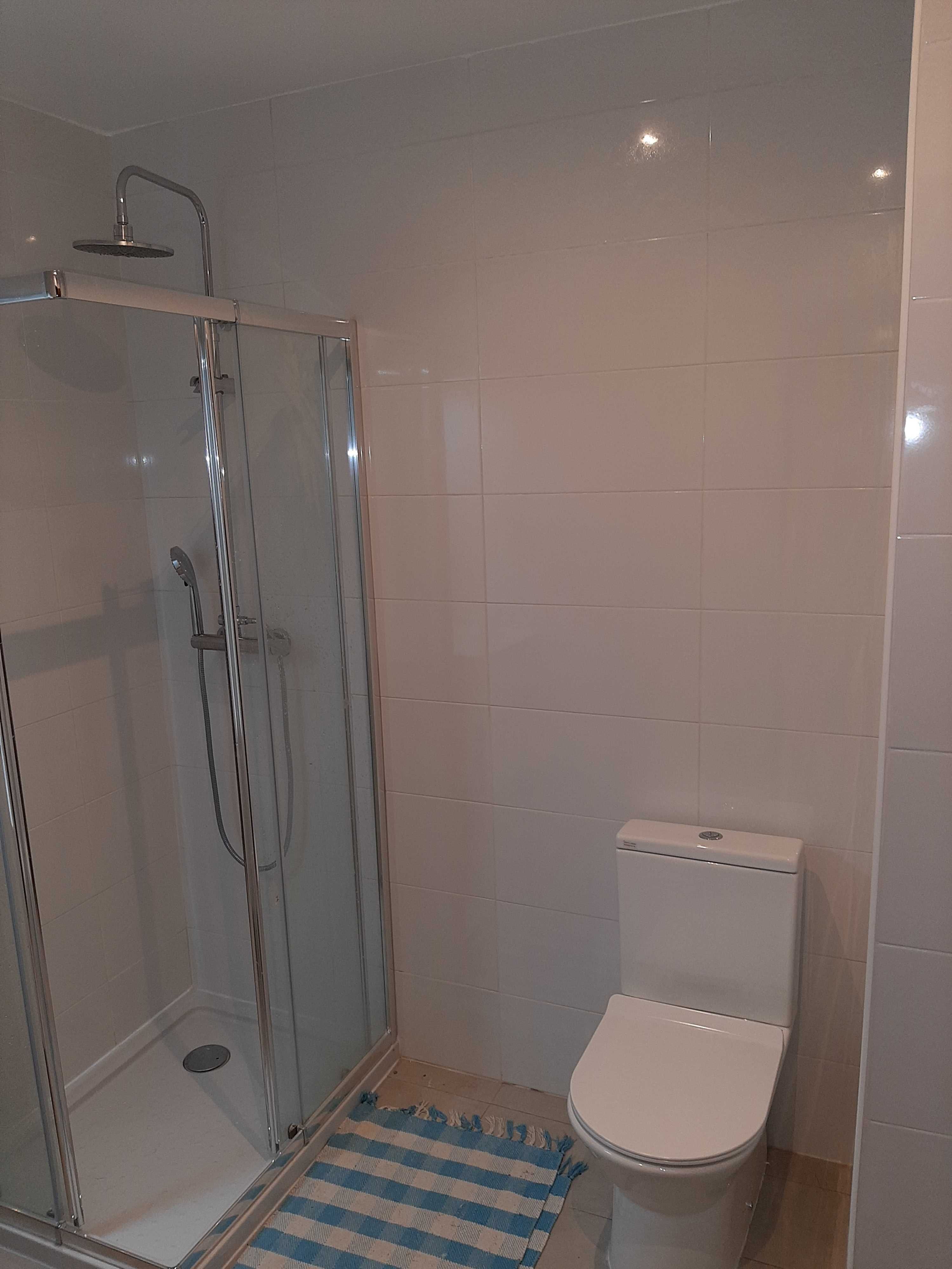 Quarto casal ou individual junto estação metro – Lisboa