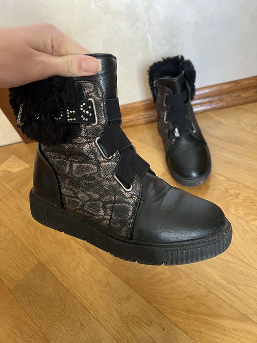 Зимові дитячі черевички