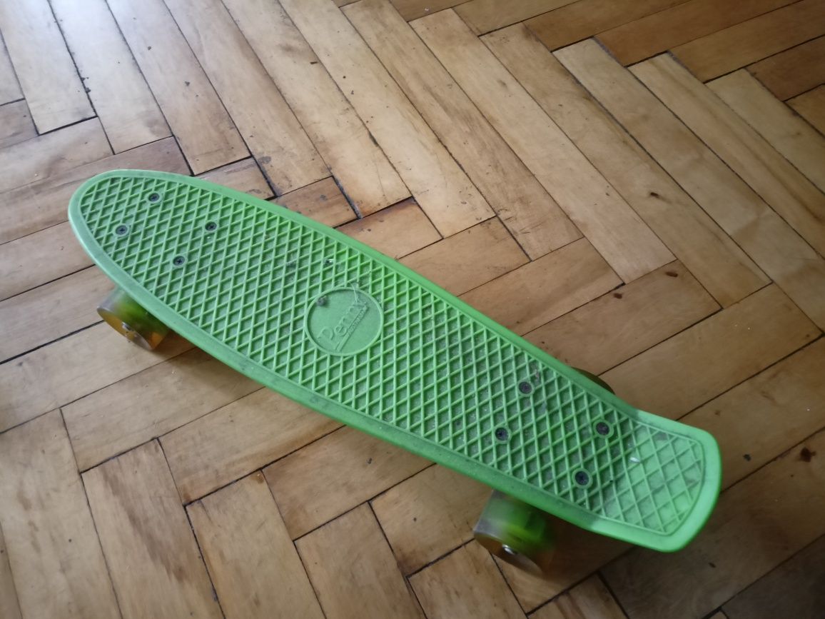 Детский скейтборд, зелёный, б/у