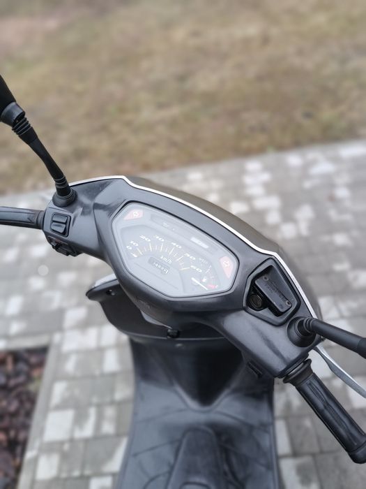 Honda AF48 Lead скутер