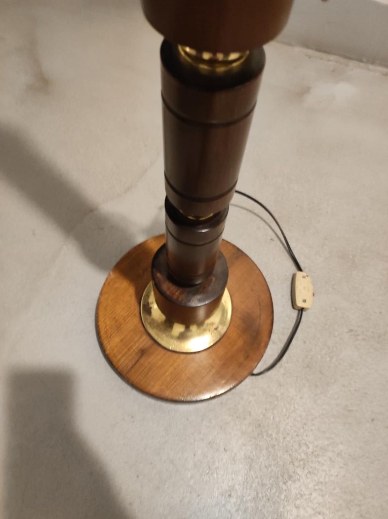 Wysoka drewniana lampa podłogowa vintage retro prl stojąca stara