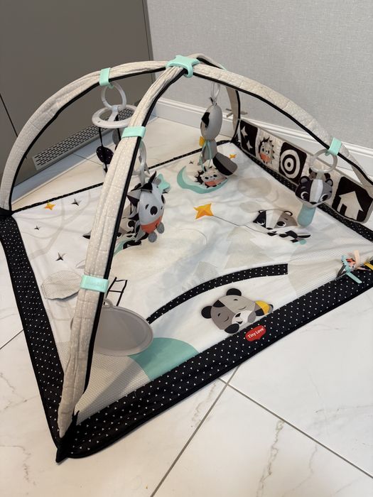 Розвиваючий килимок з дугами Tiny Love Нічна галявина