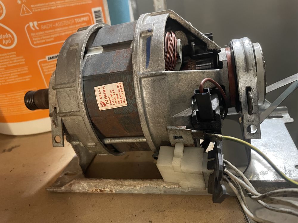 Silnik pralki 250w 600rpm 4.3a