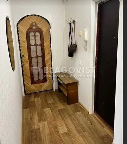 2к Продаж, Симиренка вул., 5 ДЕШЕВО