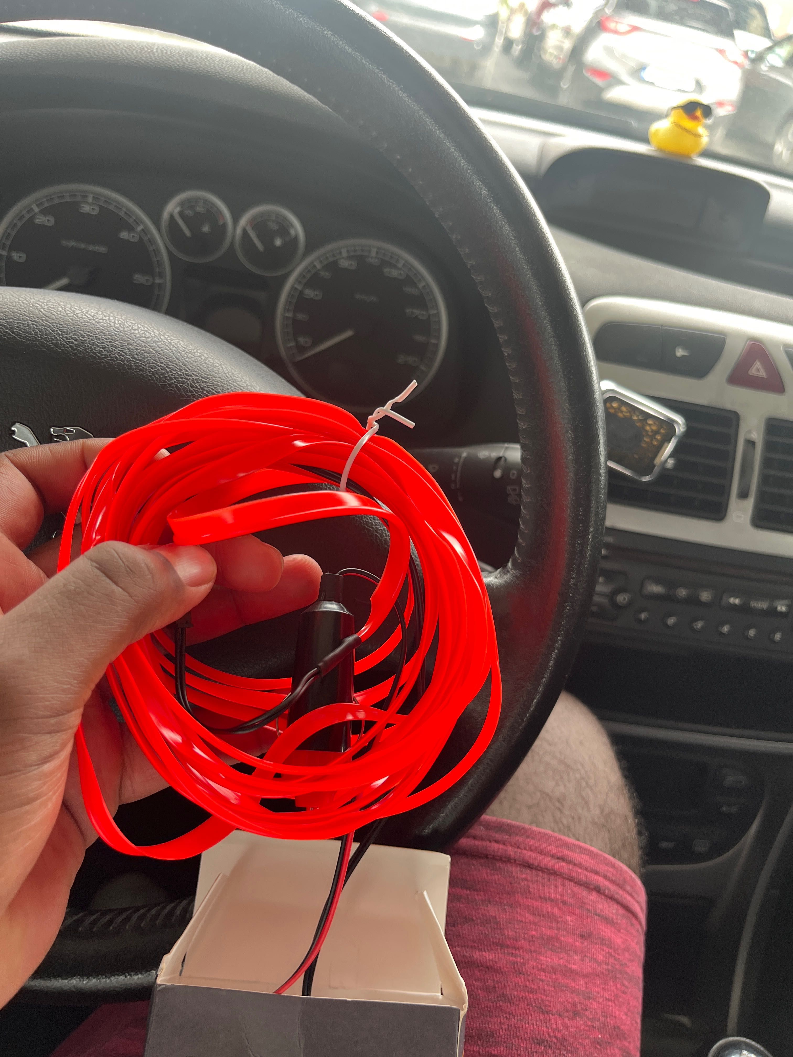 Fio neon flexivel para carro / entrada por isqueiro