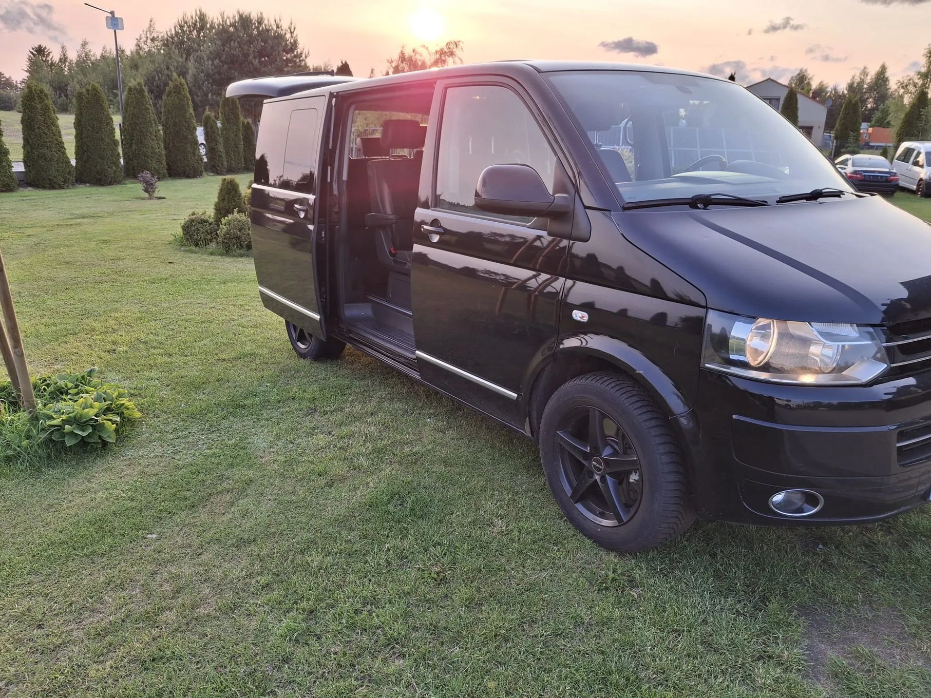 Volkswagen Multivan VW Multivan / DSG / 4x4 // 2011