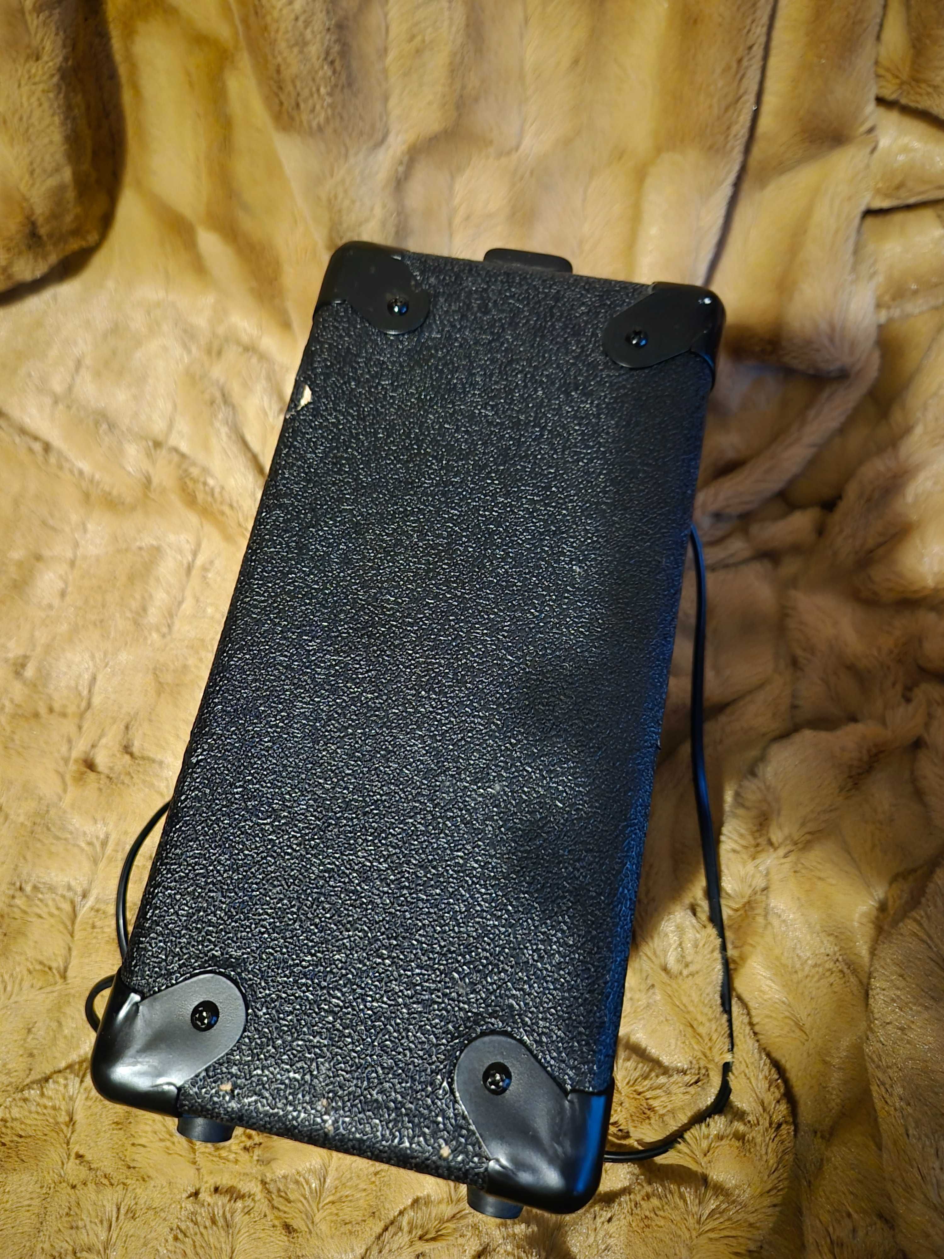 Cichy wzmacniacz gitarowy combo piec