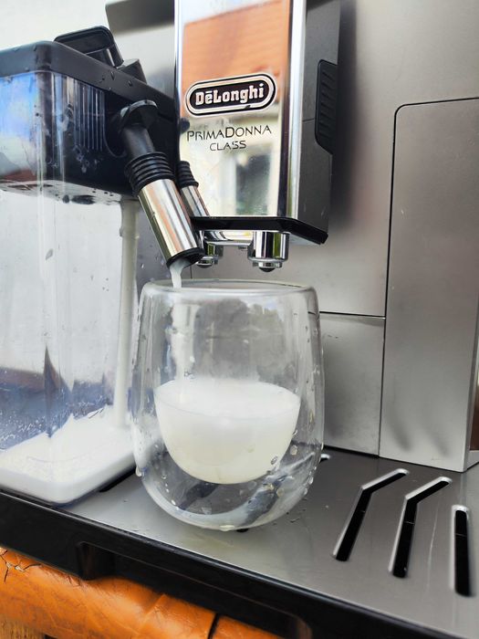 Кавомашина DeLonghi ECAM 550.85 PrimaDonna Class Bluetooth