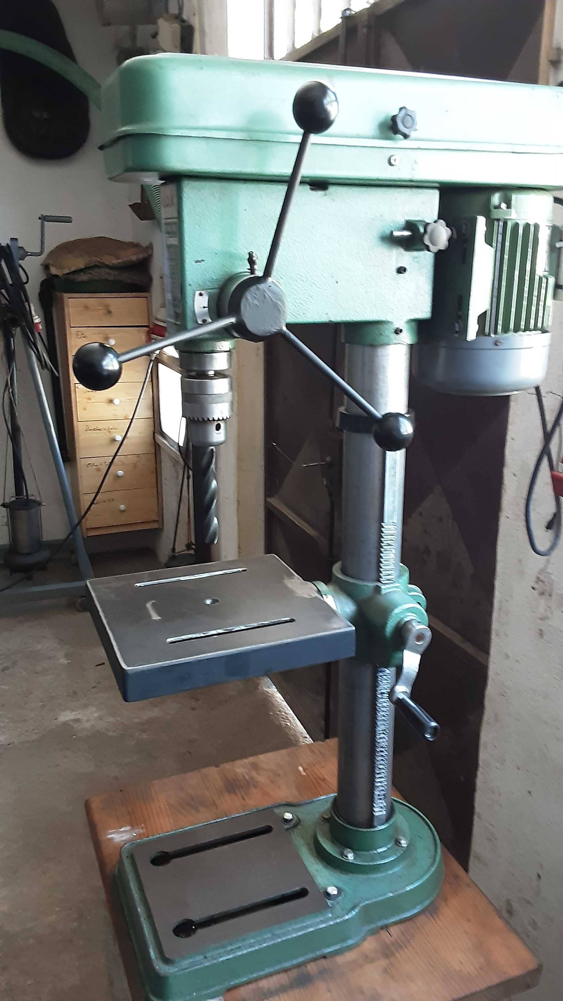 Maquina de furar de coluna motor monofásico