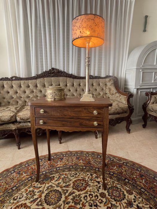 Mesa de apoio em madeira maciça de castanho estilo Luis xv/Revivalista