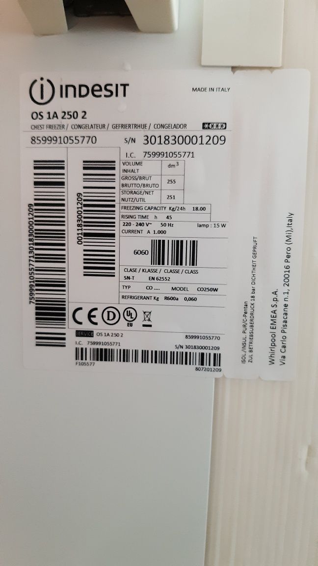 Arca horizontal Indesit OS 2A 250