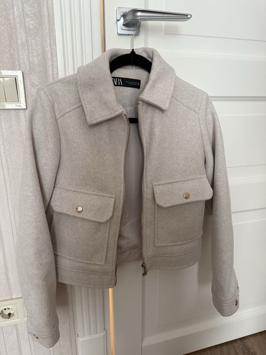 Куртка Zara бежева
