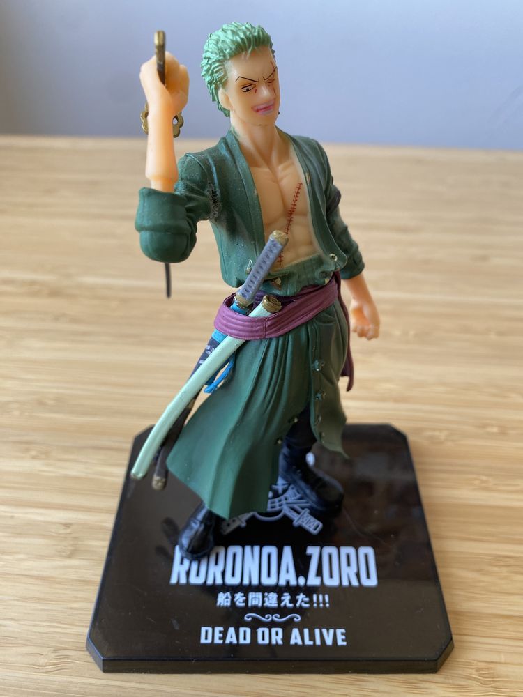 Action Figures One piece/Naruto Zoro Luffy