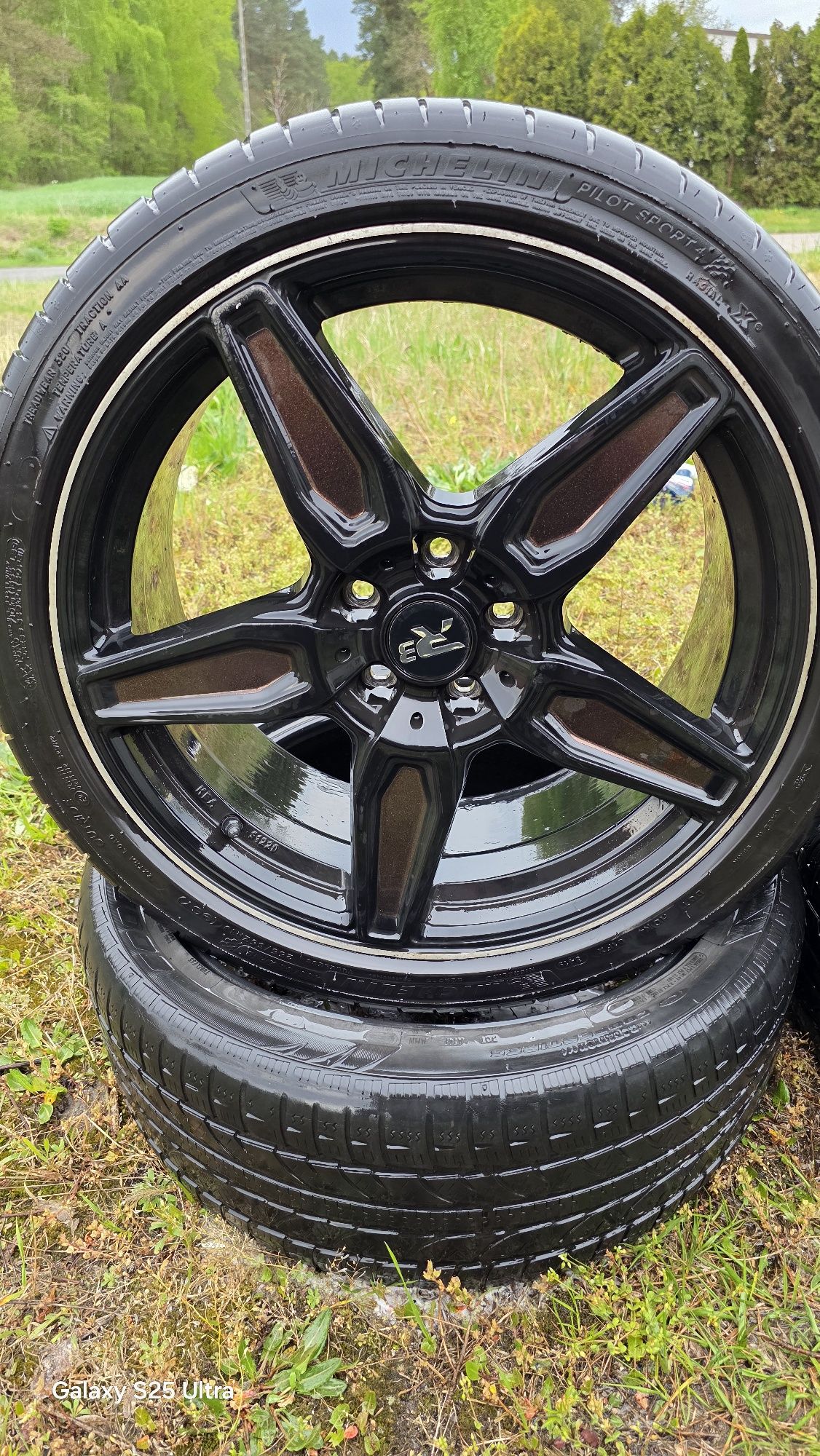 Felgi aluminiowe R3 19' 5x112 z oponami Michellin