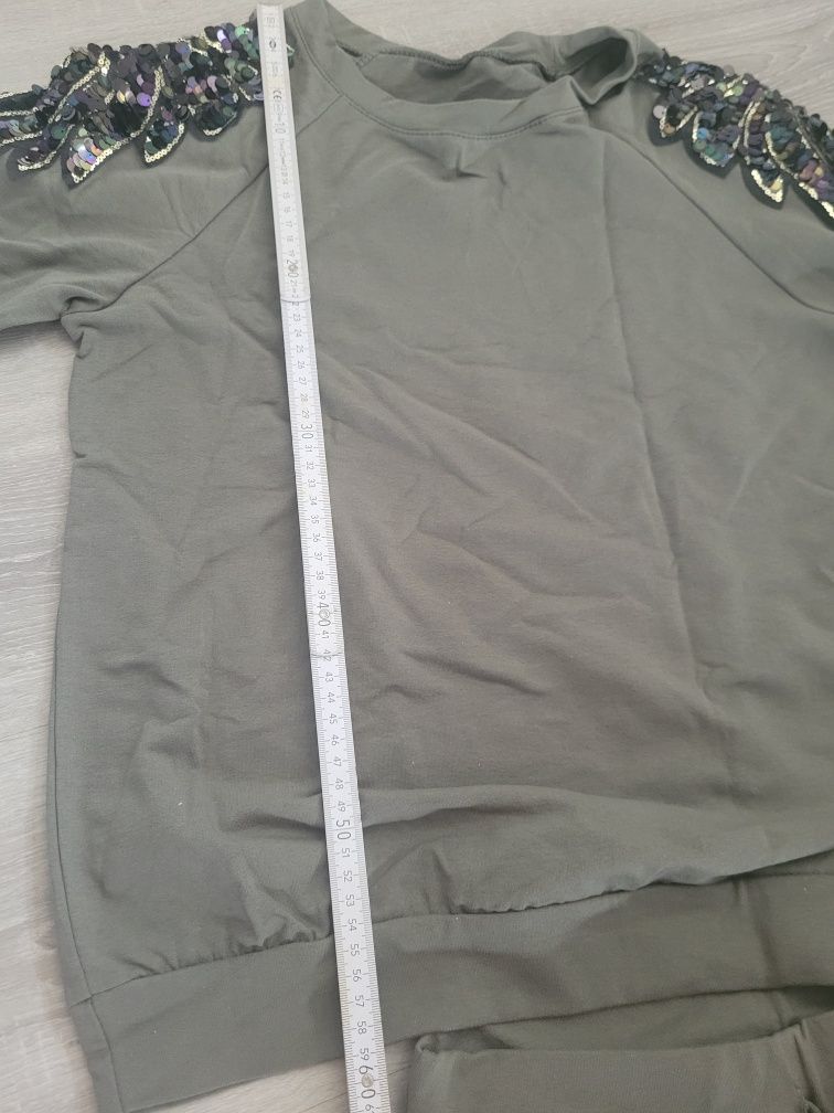 Dres w rozmiarze S khaki
