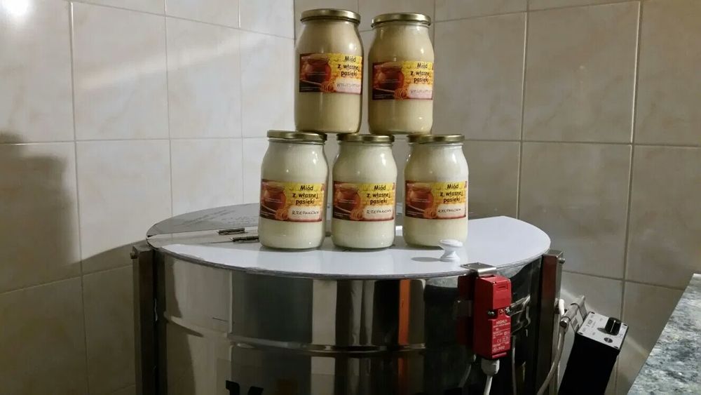 Miód z własnej pasieki