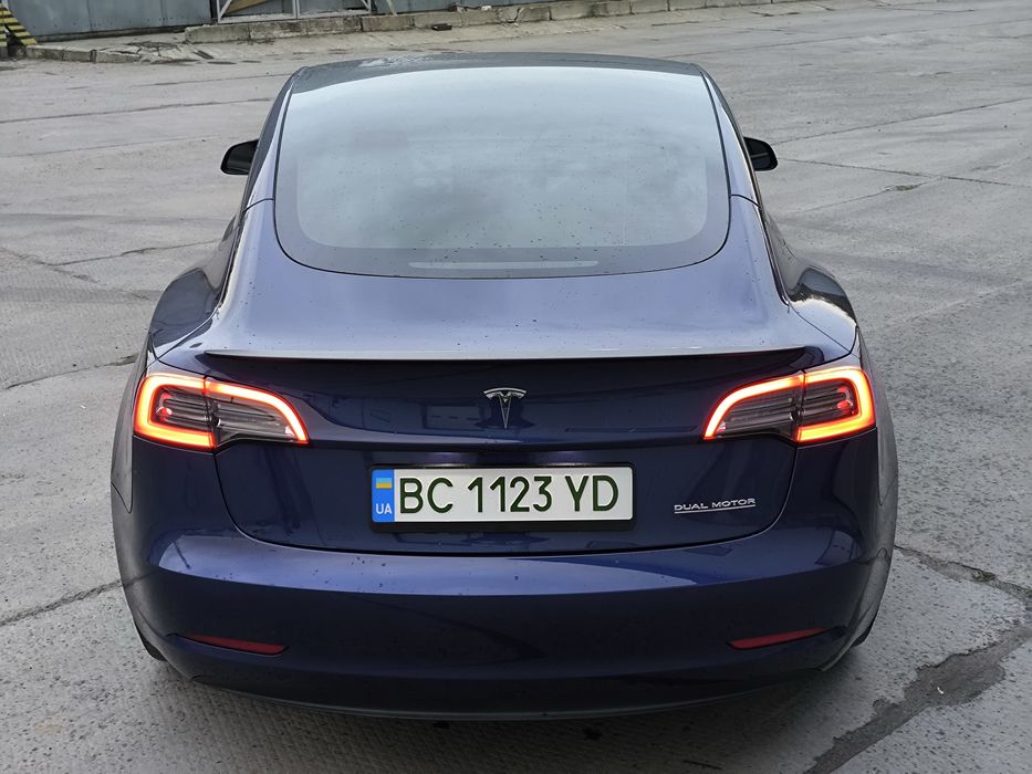 Tesla Model 3 2023 Performance