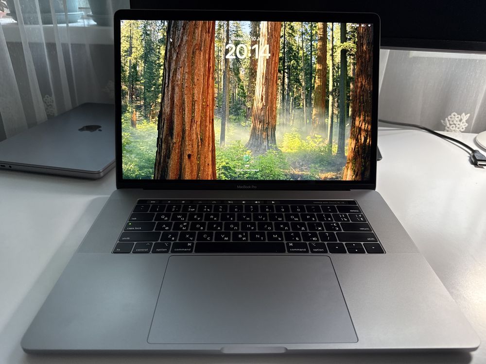 MacBook Pro “15 i7 16gb 2019
