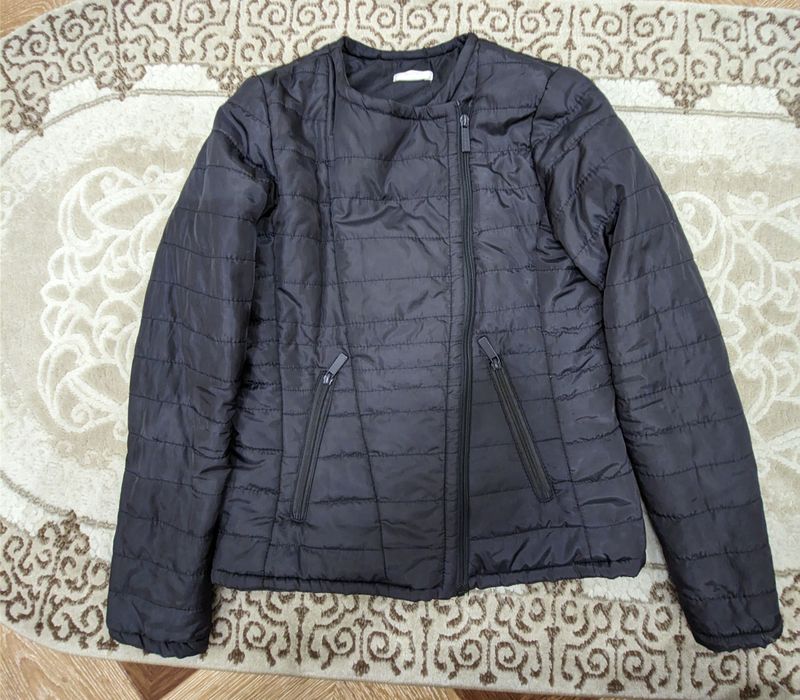 Легка куртка (38/S-M). Демісезонна