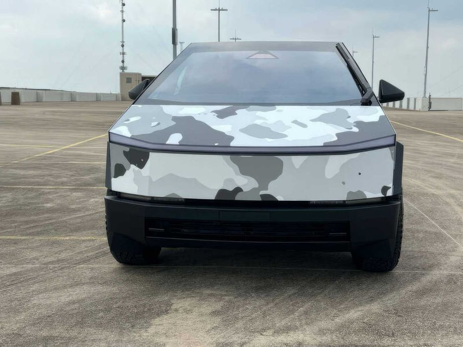 Tesla Cybertruck      2024