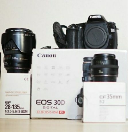 Фотоаппарат Canon 30D,  карта памяти, объективы, кистевой ремень