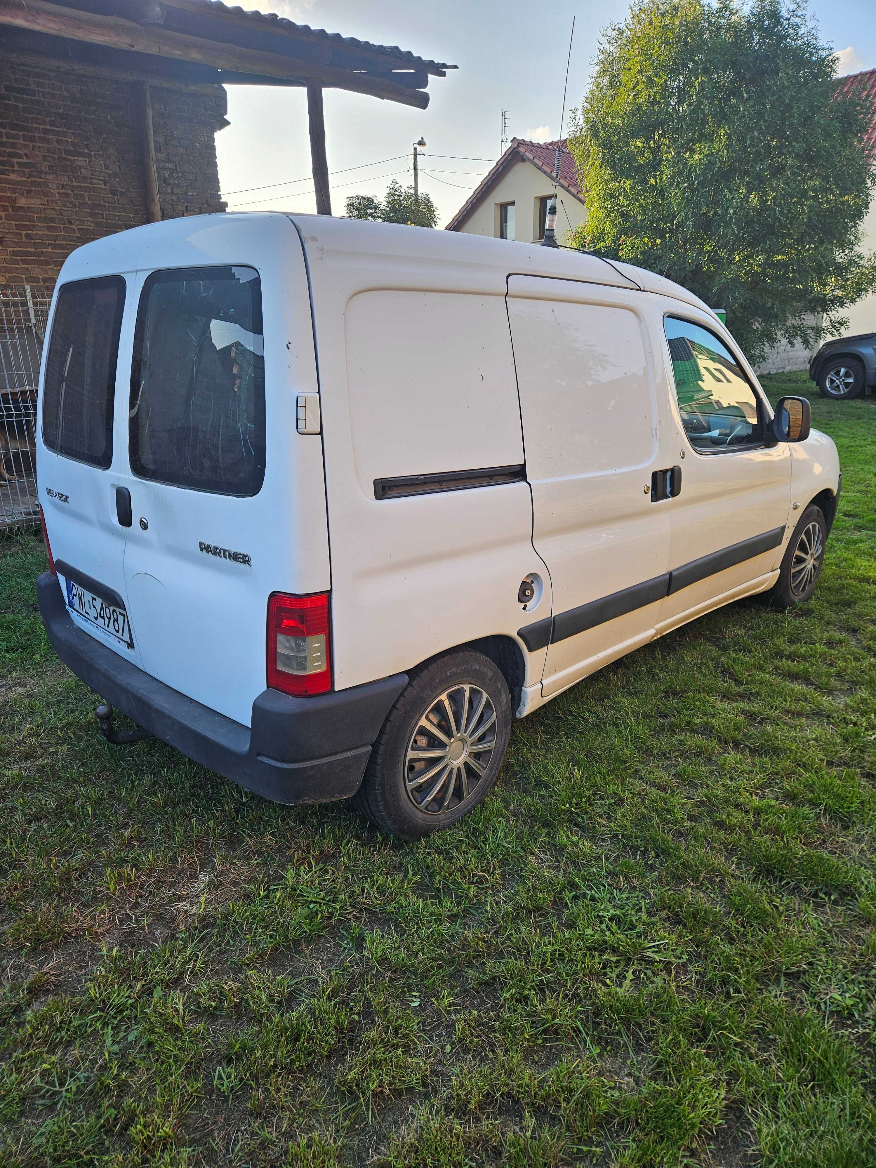 Peugeot partner 1,6  .vat-1 ,zawieszenie AMZ Kutno