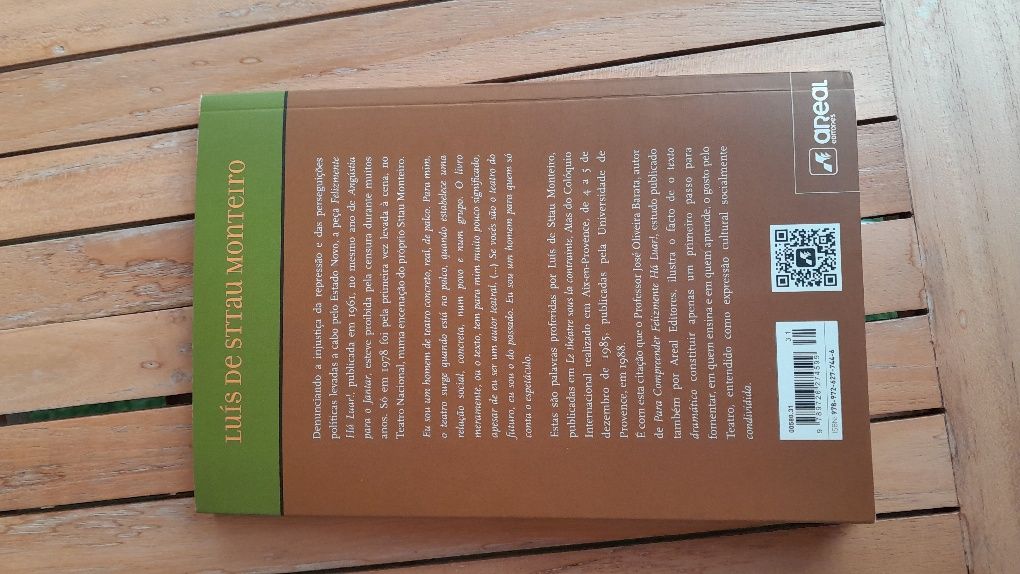 Luvro "Felizmente Há Luar" de Luís de Sttau Monteiro