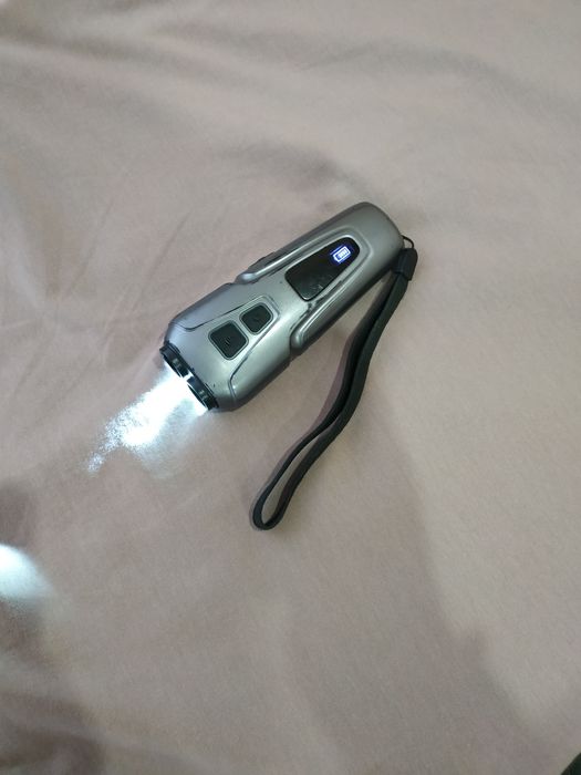 Продам карманный фонарик