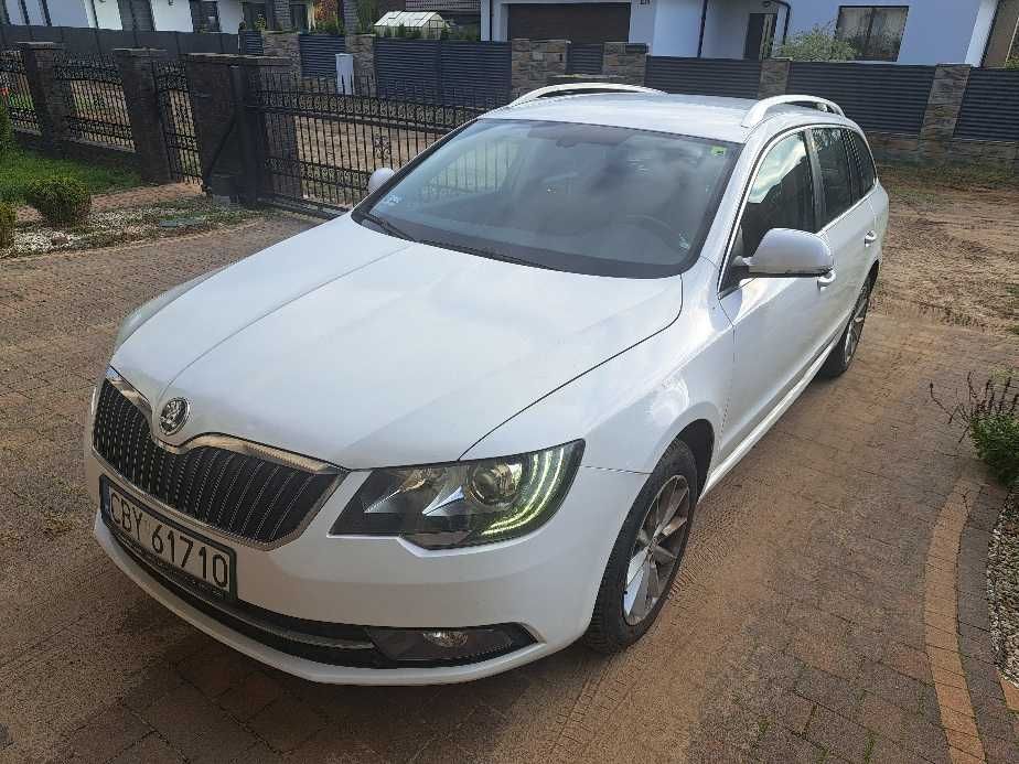 Skoda Superb II kombi face lifting 2015 2.0 TDI 140 KM
