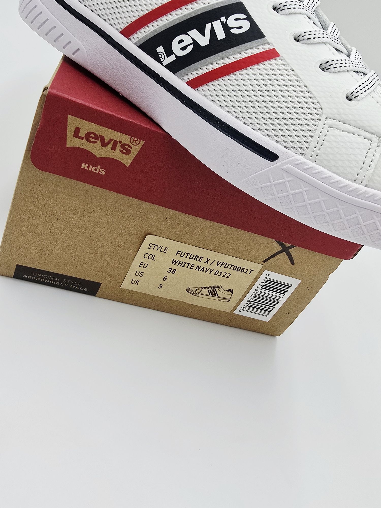 Nowe Levi's Future X r.38