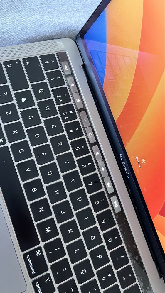 MacBook Pro 13” (2019) - i5, 16GB RAM, 256GB SSD