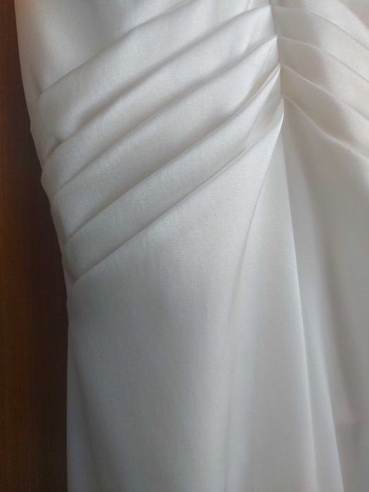 suknia ślubna z trenem rozmiar S szyta na miarę