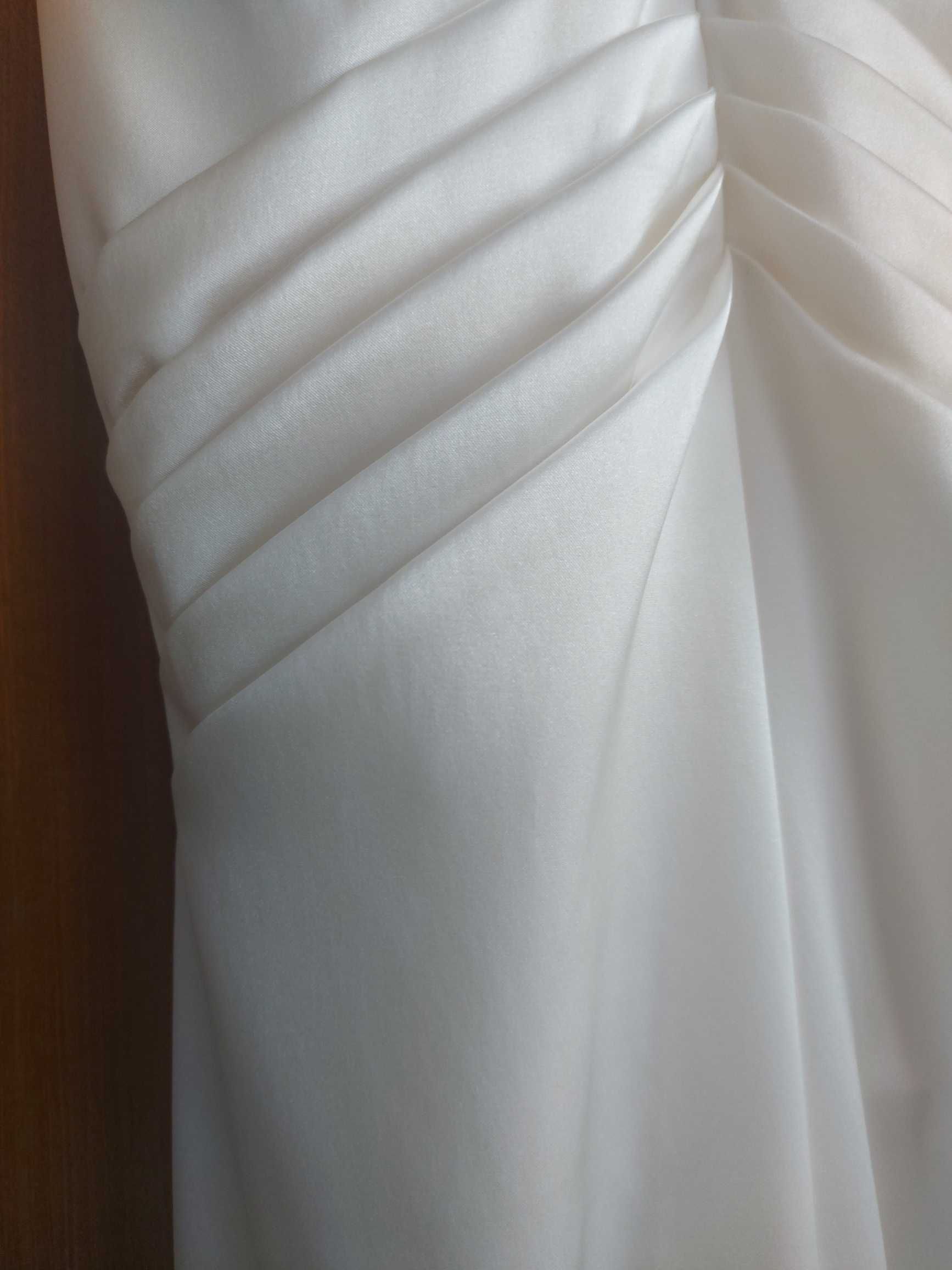 suknia ślubna z trenem rozmiar S szyta na miarę