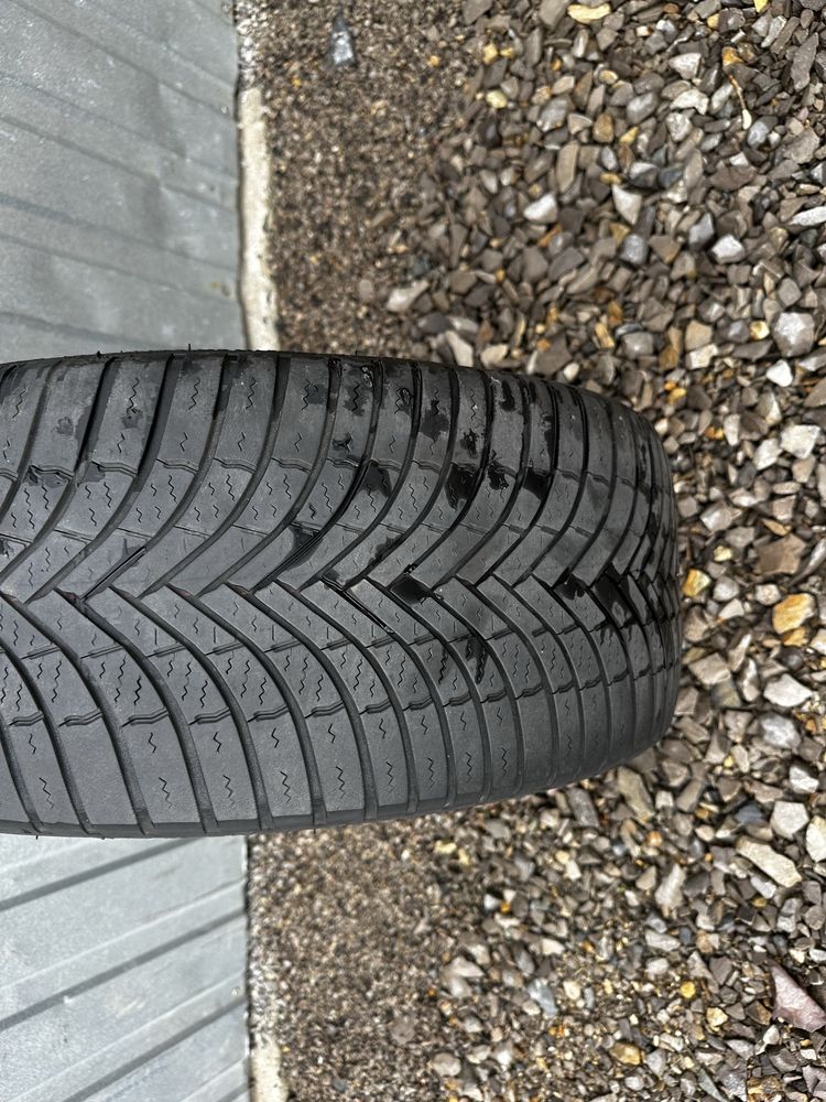 Firestone 225/45/17 wielosezonowe