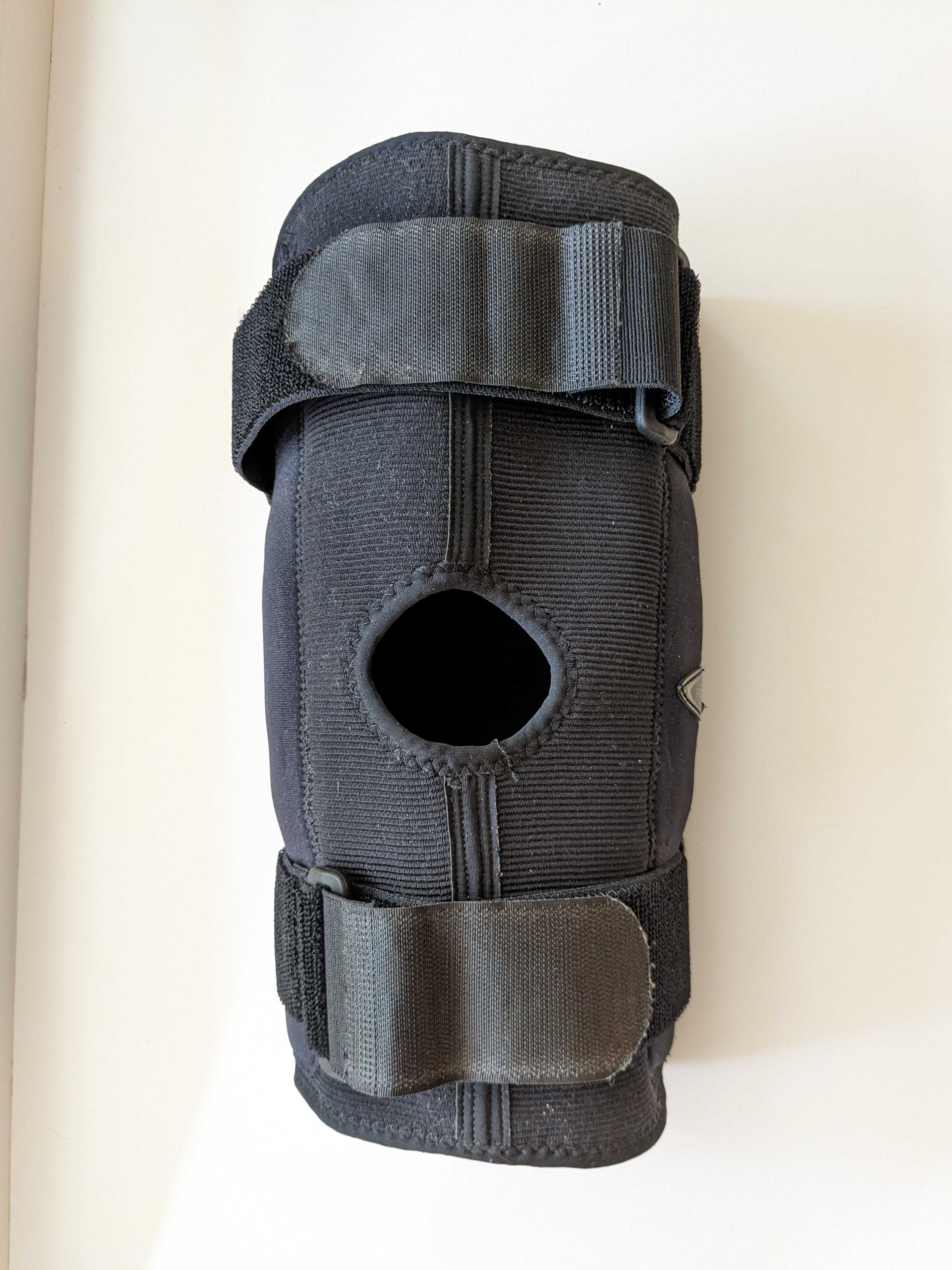 Укороченный коленный ортез protect.ST PRO medi бандаж шарнирный