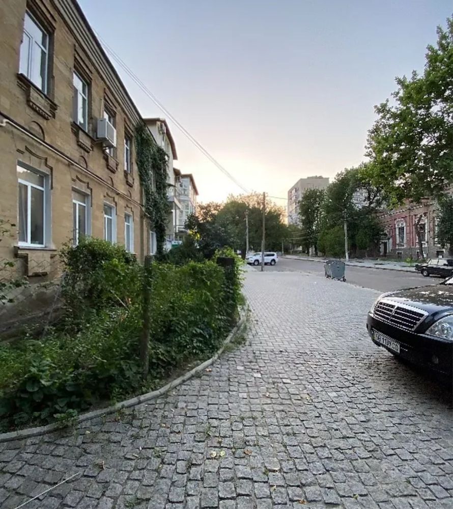 Продаж 2 кімнатної квартири в центрі міста+гараж,вул.Спаська