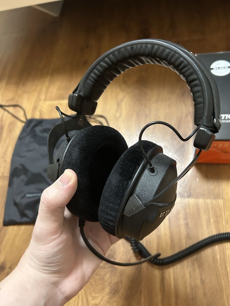 СРОЧНО ! Студийные наушники Beyerdynamic dt 770 pro limited edition