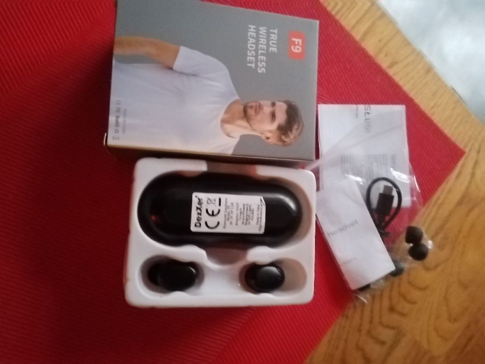 NOWE. Słuchawki bezprzewodowe  powerbank nowe  BT