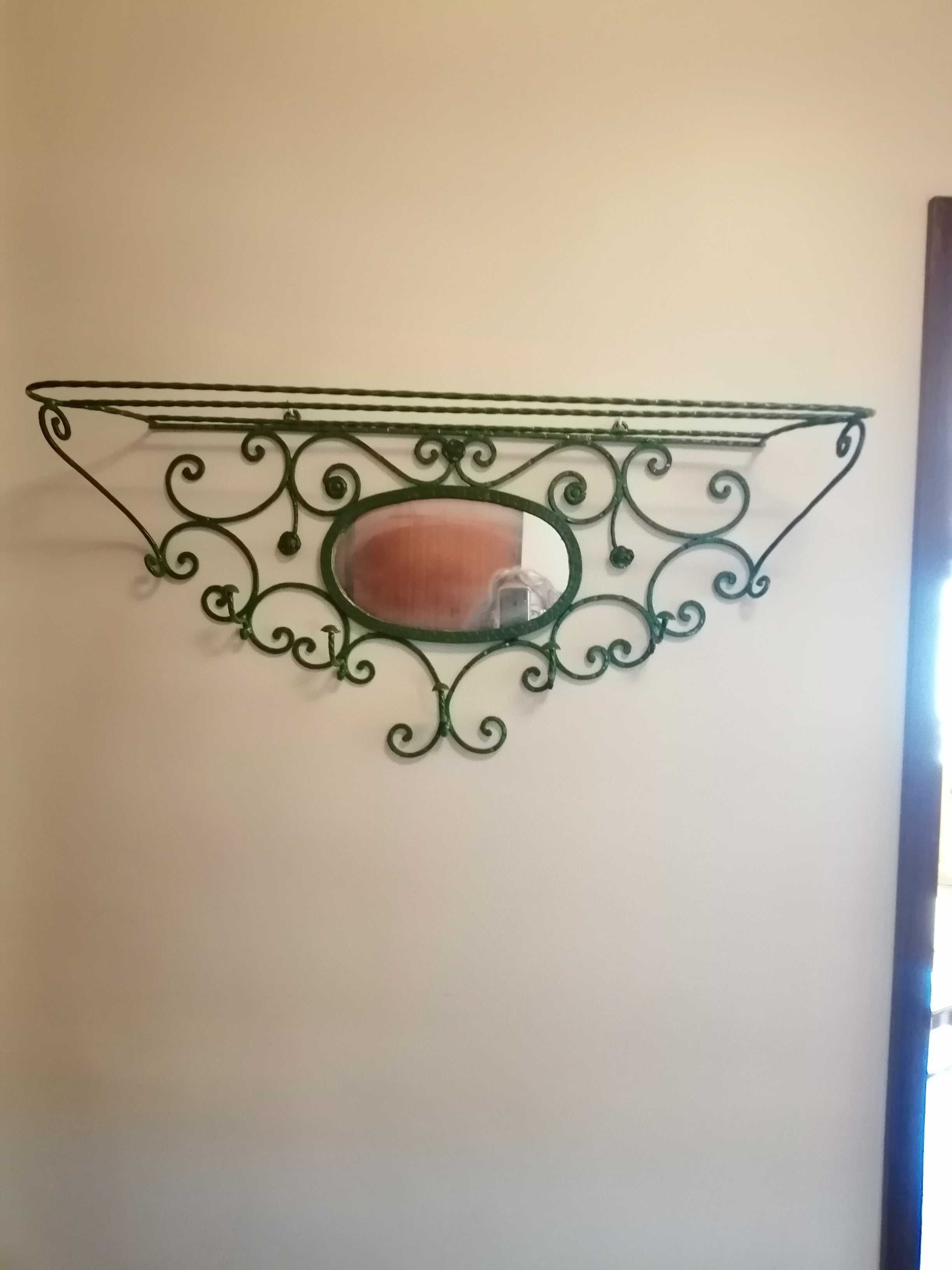 Porta guarda chuvas e casacos em ferro, pintado de verde