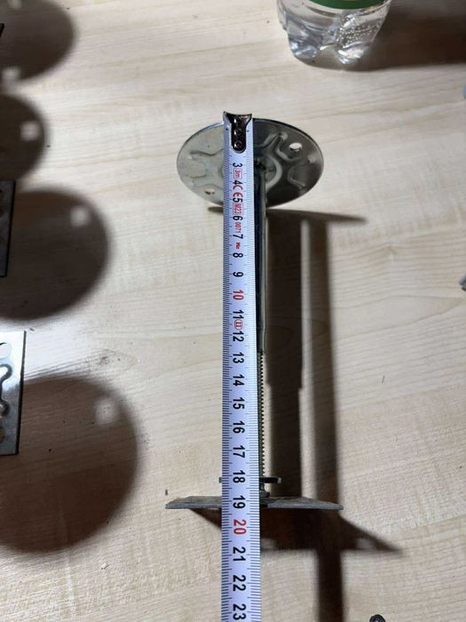 Stopa podłogowa podstawa słupa nóżka regulowana wspornik metalowy pode