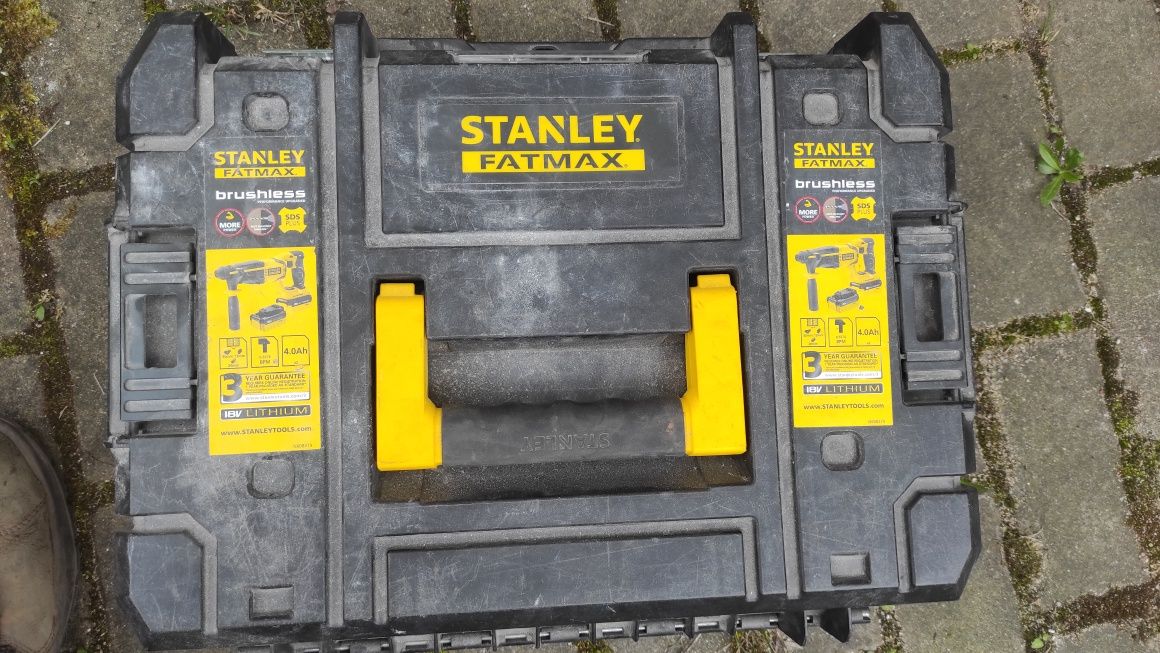 Młotowiertarka/wiertarka udarowa akumulatorowa Stanley fmcd900 zestaw