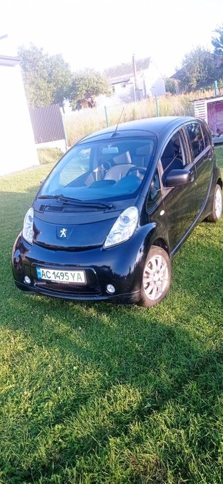 Електромобіль  Peugeot ION