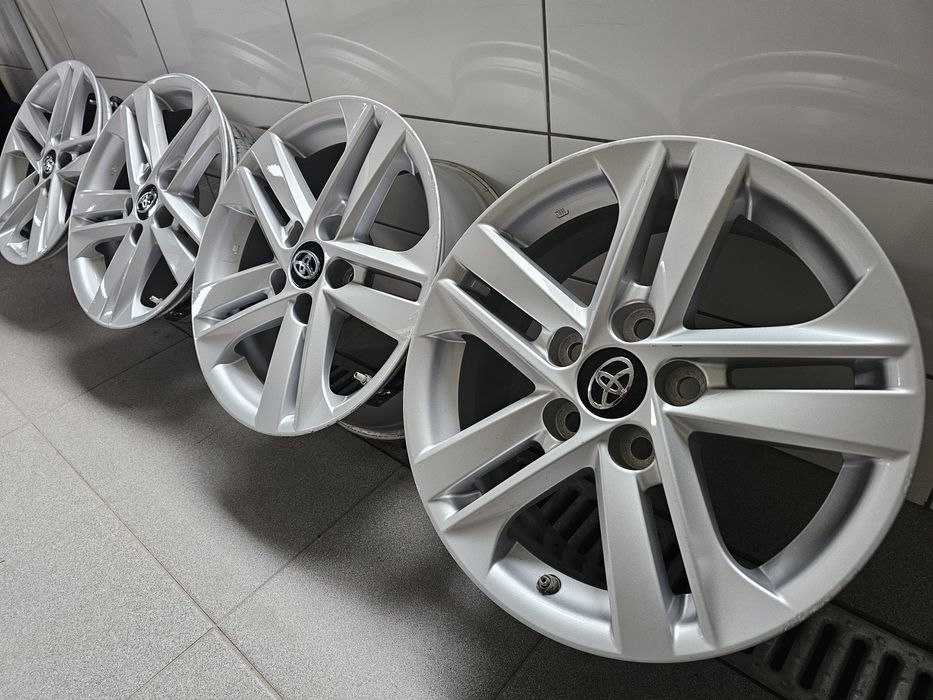Alufelgi 16 5x114,3+czujniki Toyota Auris Corolla Verso Avensis Rav4
