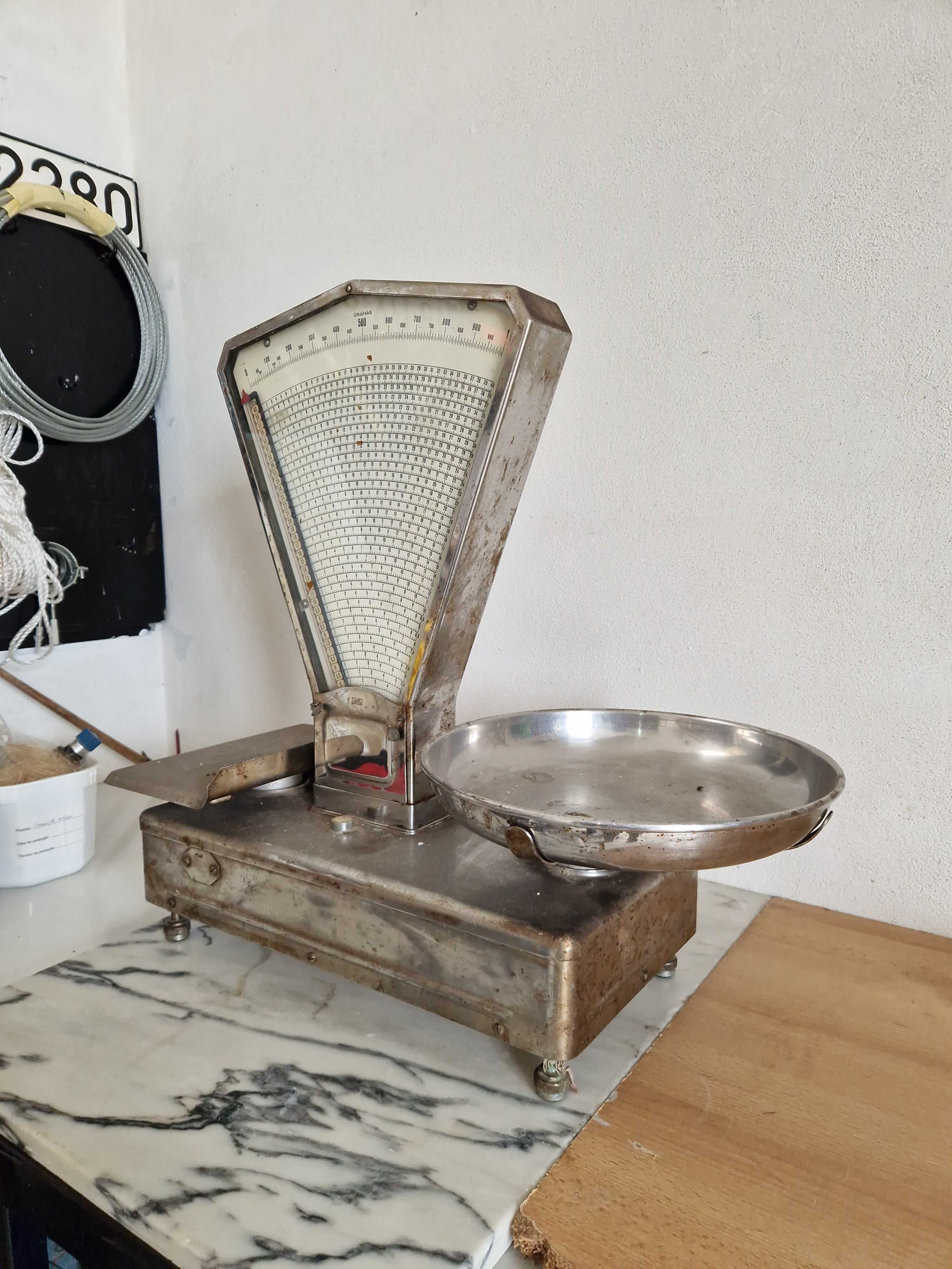 Balança decimal de mercearia Avery Portuguesa Lda.